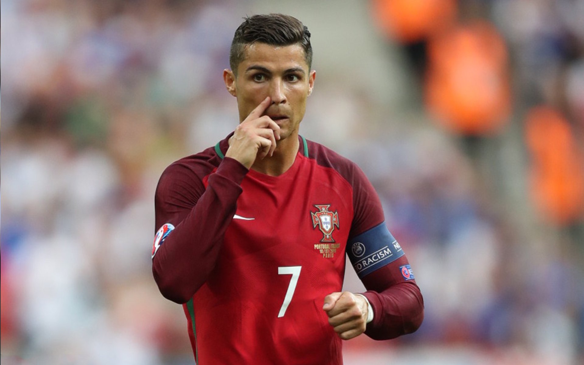 拜仁慕尼黑稳坐榜首，向三冠王迈进